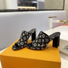 Louis Vuitton Slippers